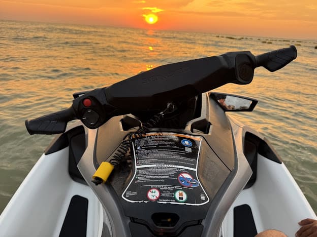 Вид на побережье Пхукета с гидроцикла Jet Ski